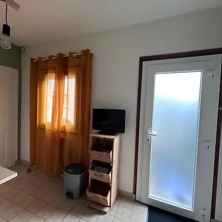 Maisonnette Au Bord Du Sierroz Ferienhaus